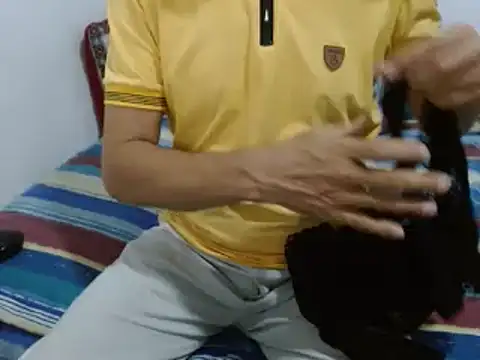 Snapshot of goten-770 chatting on February 25, 11:33 pm goten-770 online show from February 25, 11:33 pm