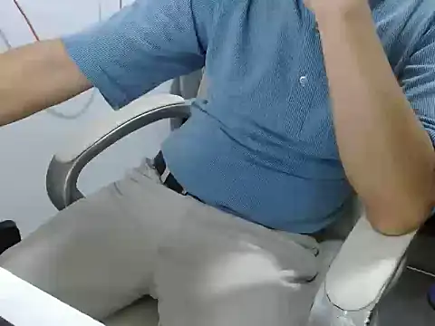 Snapshot of goten-770 chatting on October 27, 6:54 pm goten-770 online show from October 27, 6:54 pm