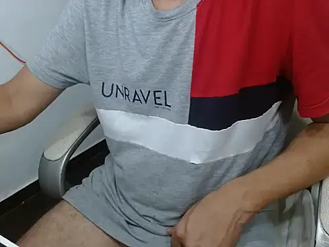 Snapshot of goten-770 chatting on October 11, 3:54 am goten-770 online show from October 11, 3:54 am