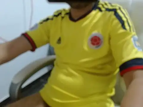 Snapshot of goten-770 chatting on October 14, 7:21 pm goten-770 online show from October 14, 7:21 pm