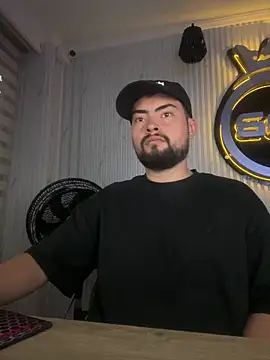 Leandro GB online show from March 21, 11:20 pm