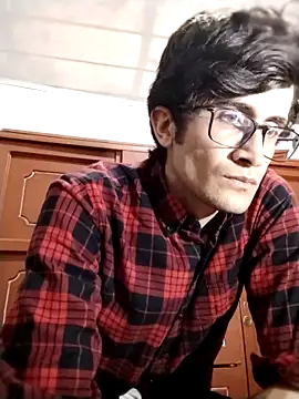 Loggan donnelly online show from March 31, 10:00 pm