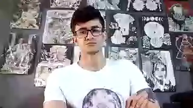 Loggan donnelly online show from December 5, 9:33 pm