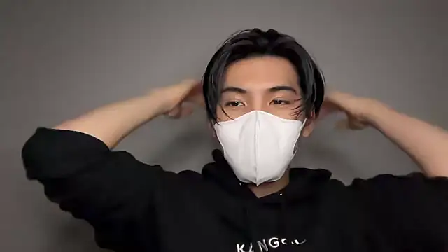 Lio kun online show from February 17, 1:10 pm