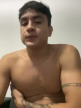 Snapshot of LCarreraa chatting on January 29, 2:51 am LCarreraa online show from January 29, 2:51 am