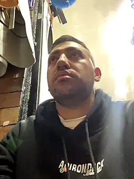 JuanZapata33 online show from September 19, 11:15 pm