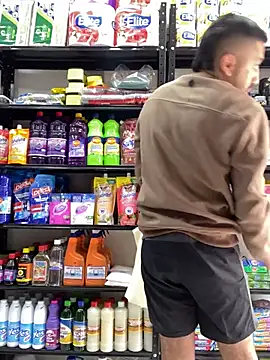 JuanZapata33 online show from December 28, 5:57 pm