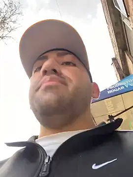 JuanZapata33 online show from March 16, 9:16 pm