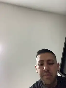 JuanZapata33 online show from February 18, 12:48 am