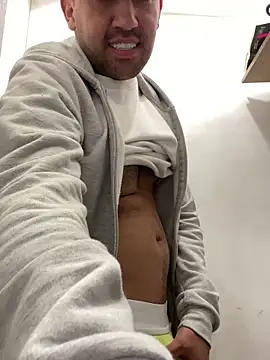 JuanZapata33 online show from January 22, 7:56 pm