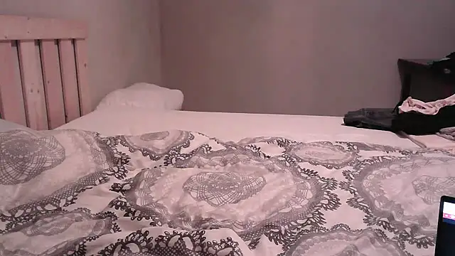 Snapshot of 33__Max chatting on December 28, 8:36 pm 33 Max online show from December 28, 8:36 pm