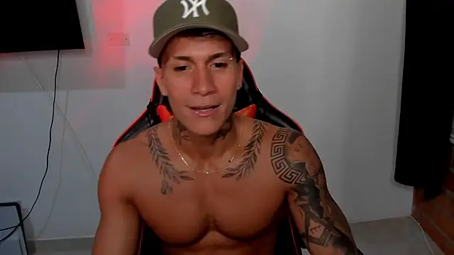 pettergrey1 online show from October 26, 11:29 pm