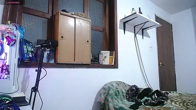 esjrobles online show from December 6, 2:13 am