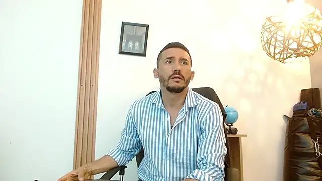 Snapshot of Reiko_85_ chatting on September 27, 7:34 pm Reiko 85  online show from September 27, 7:34 pm
