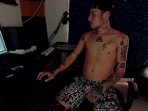 patrik tattoo  online show from December 5, 1:06 pm