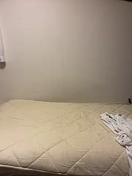 YU-KI00 online show from February 10, 11:15 am