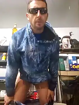 Snapshot of kendo536 chatting on December 5, 9:17 pm kendo536 online show from December 5, 9:17 pm