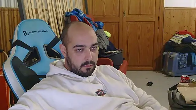 chicomallorca96 online show from February 1, 6:39 pm