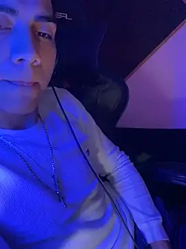 SkinnyHot444 online show from December 8, 2:30 pm