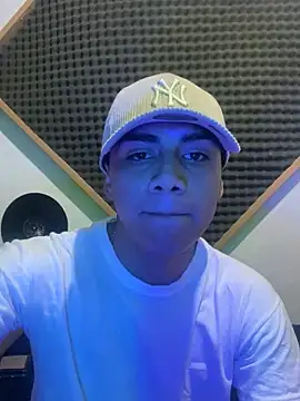 SkinnyHot444 online show from February 8, 12:28 am