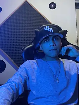 SkinnyHot444 online show from February 6, 8:39 am