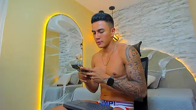 Aron Bolt online show from October 21, 9:28 pm