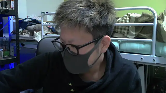 Snapshot of Owl1216 chatting on February 22, 1:34 pm Owl1216 online show from February 22, 1:34 pm