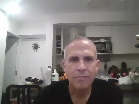 Diegoperrote682661 online show from November 26, 4:37 am