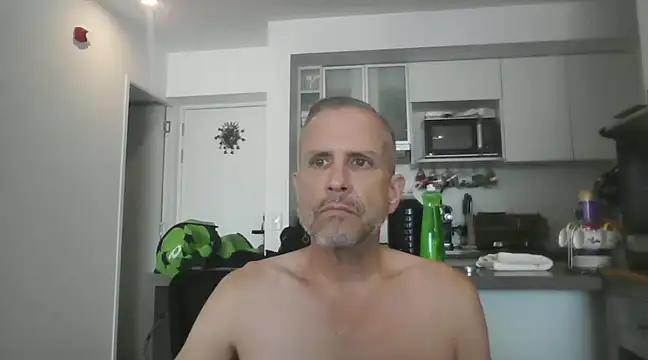 Snapshot of Diegoperrote682661 chatting on December 18, 9:40 pm Diegoperrote682661 online show from December 18, 9:40 pm