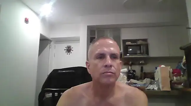 Snapshot of Diegoperrote682661 chatting on February 25, 3:42 am Diegoperrote682661 online show from February 25, 3:42 am