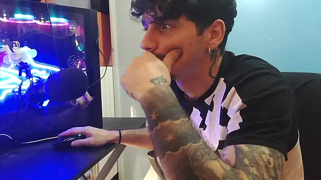 Badboyi1997 online show from March 2, 6:25 am