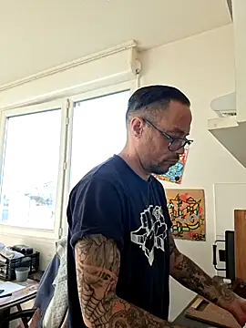 mileflav0r online show from April 24, 6:38 am