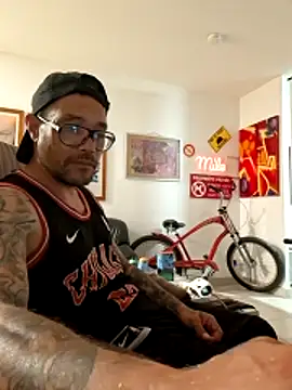 mileflav0r online show from April 29, 9:32 pm