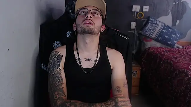 Dereck Dickson online show from October 12, 8:14 pm