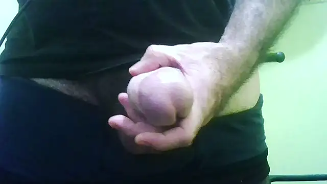 loganwolverine02 online show from October 15, 3:30 pm