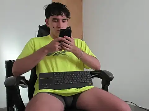 leo030809 online show from April 11, 8:34 pm