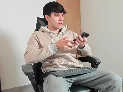 leo030809 online show from March 24, 3:01 am