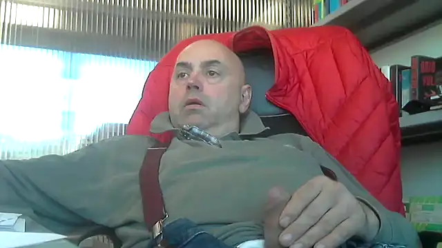 Snapshot of pantomax chatting on December 15, 9:56 am pantomax online show from December 15, 9:56 am