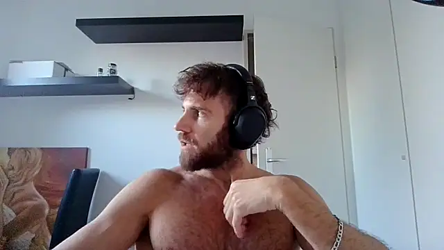 alpha-hunk online show from October 16, 3:31 pm