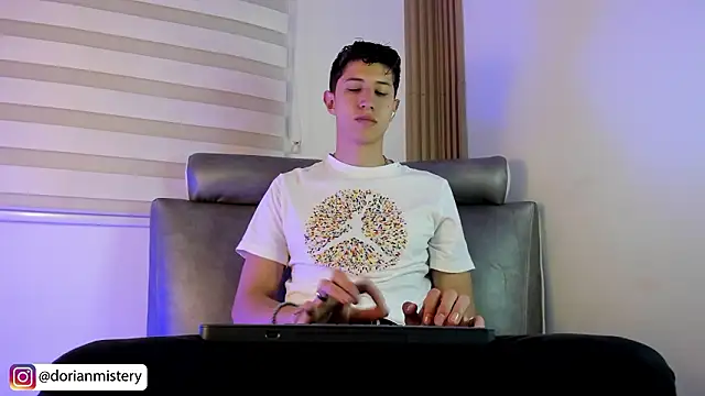 Dorianmistery2322  online show from February 14, 12:49 am