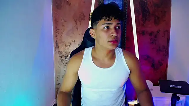 Snapshot of jamescurli_ chatting on January 30, 4:27 am jamescurli  online show from January 30, 4:27 am