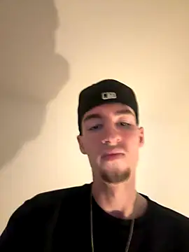 MikesWood21 online show from October 19, 11:19 pm