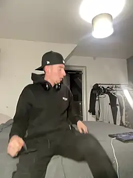 MikesWood21 online show from December 10, 11:21 pm