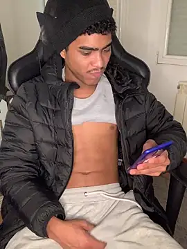 Ryan-hot online show from December 15, 4:40 am