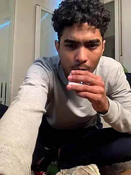 Ryan-hot online show from September 30, 8:45 pm