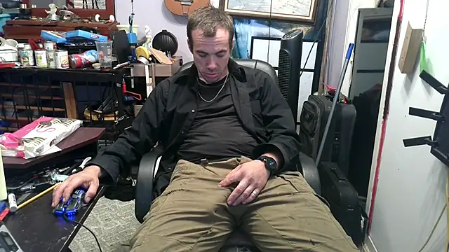 ScubaStevex online show from November 5, 8:44 pm