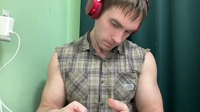 Mrbiceps23 online show from December 6, 8:18 pm