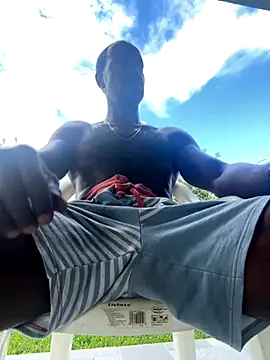 Melaneighted online show from September 25, 3:33 pm