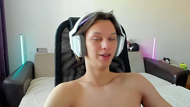 Ostin meow online show from February 19, 4:42 am