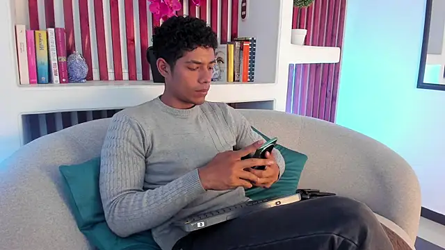 wagz online show from May 11, 8:28 pm